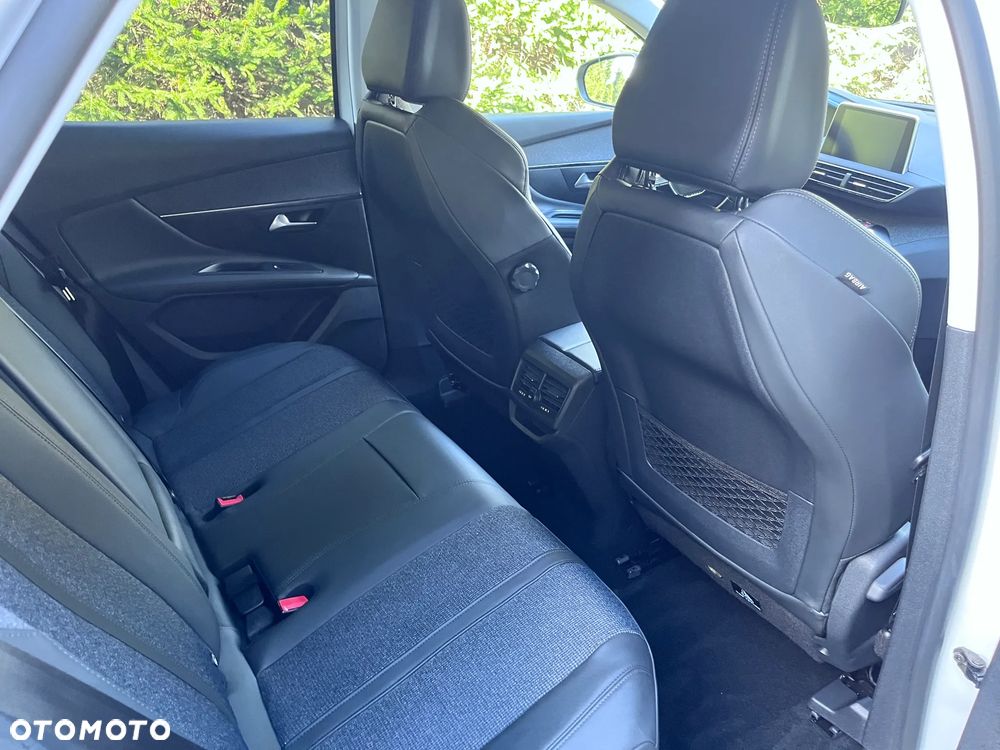 Peugeot 3008 225 e-EAT8 Allure Pack - 23