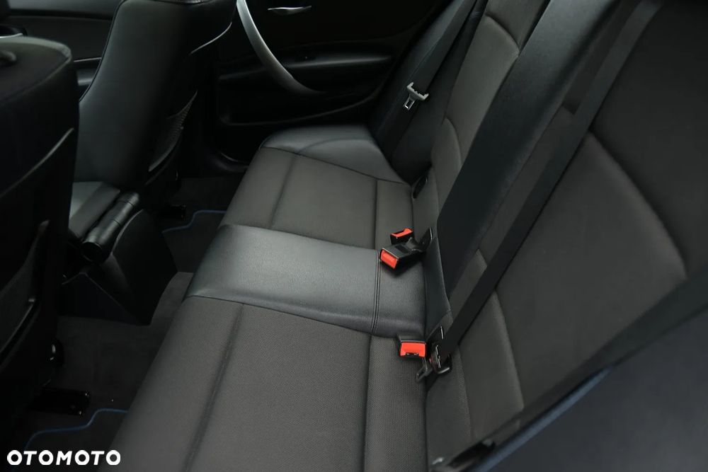 BMW Seria 1 - 21