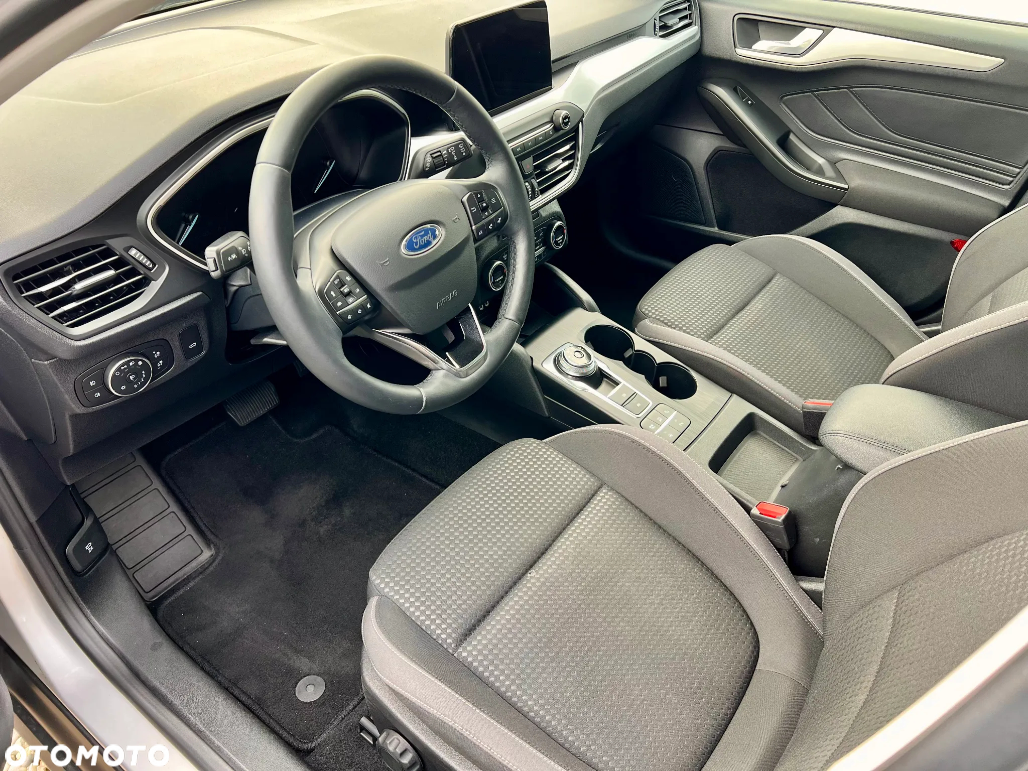 Ford Focus Turnier 1.5 EcoBlue Start-Stopp-System TITANIUM DESIGN - 24