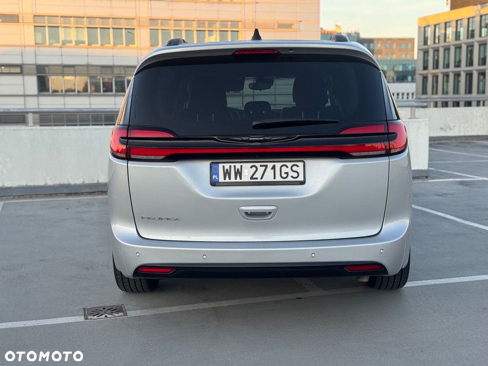 Chrysler Pacifica - 14