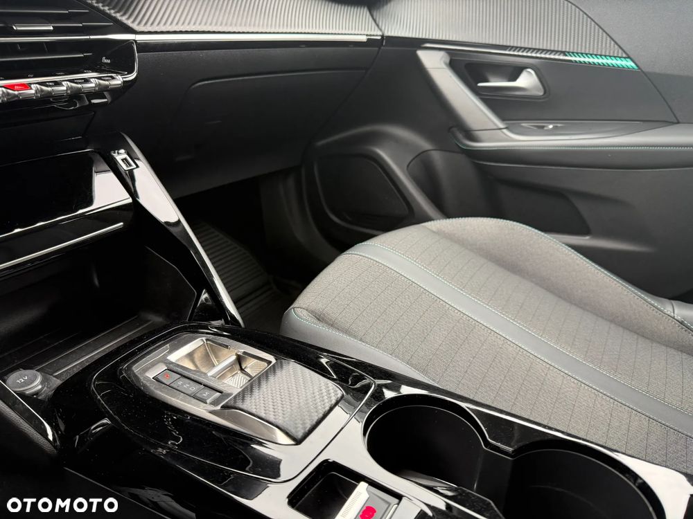 Peugeot 2008 1.2 PureTech Allure Pack S&S EAT8 - 27