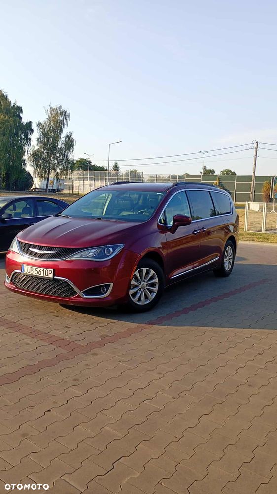 Chrysler Pacifica - 3