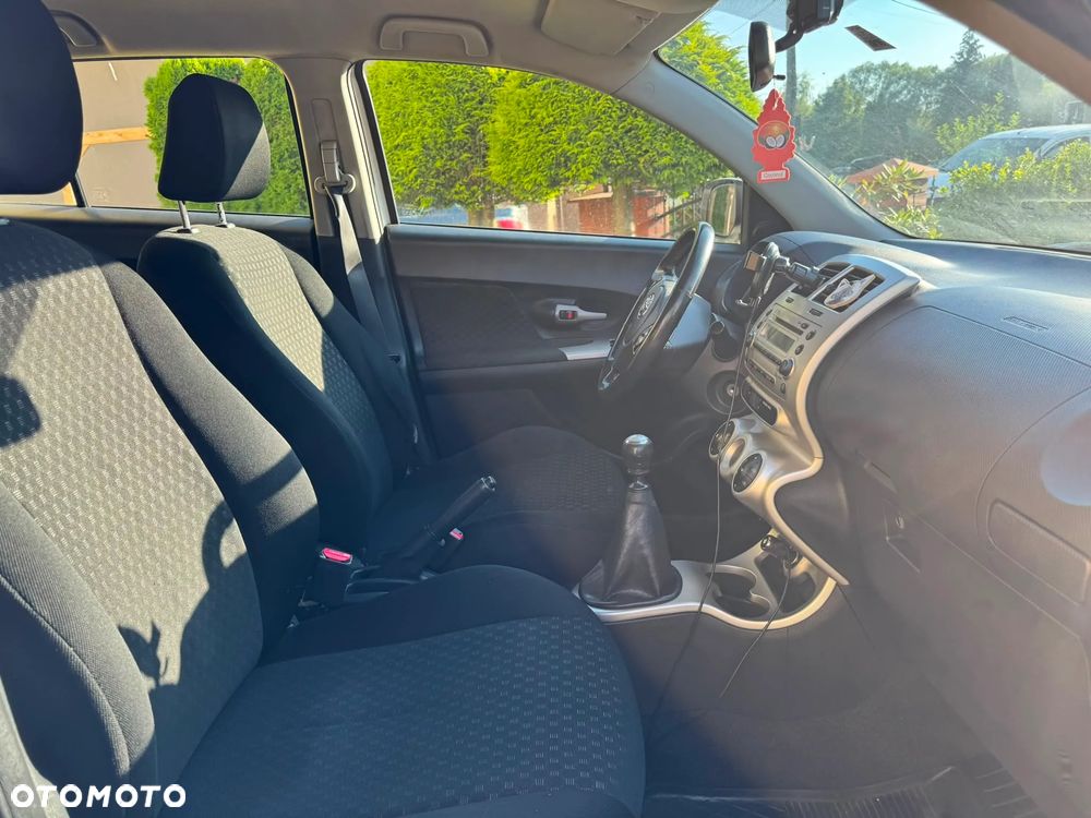 Toyota Urban Cruiser 1.4 D-4D Sol 4x4 - 19