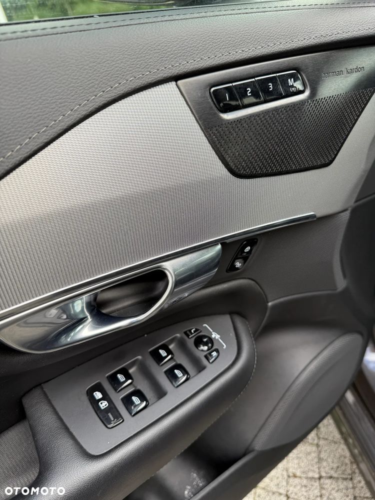 Volvo XC 90 - 8