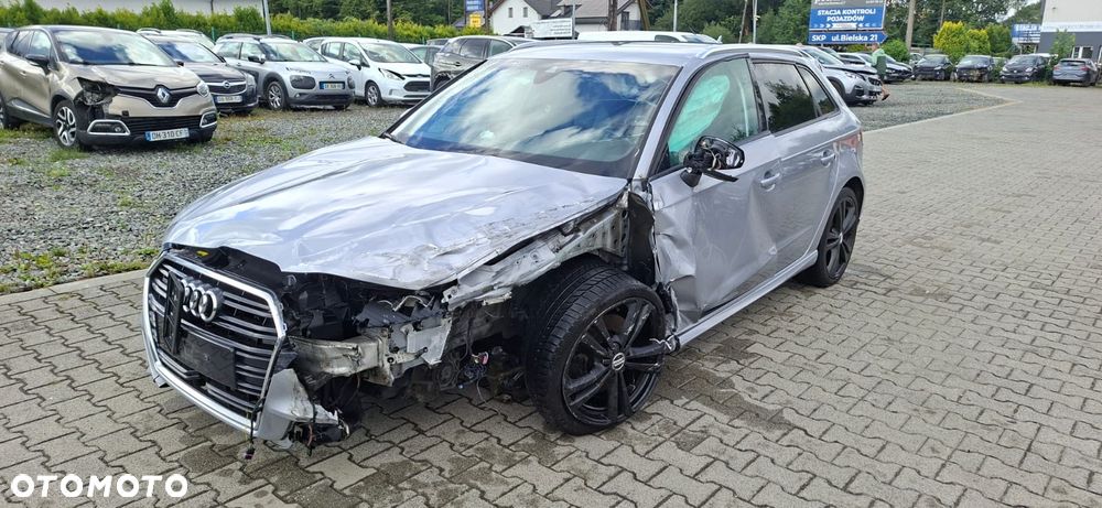 Audi A3 Sportback 40 TFSI quattro S tronic sport - 4