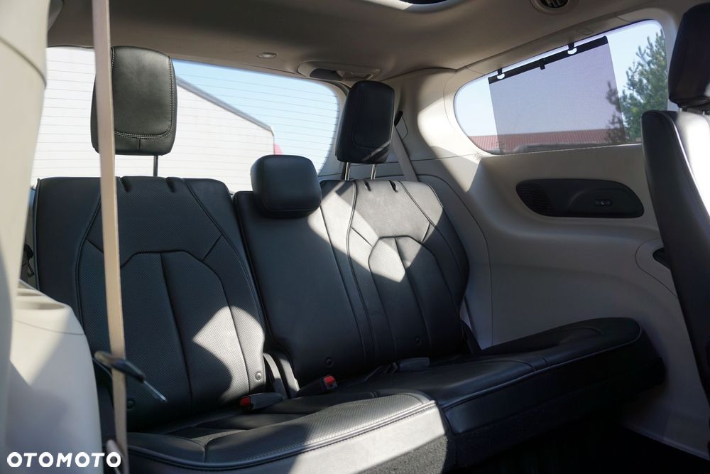 Chrysler Pacifica - 19