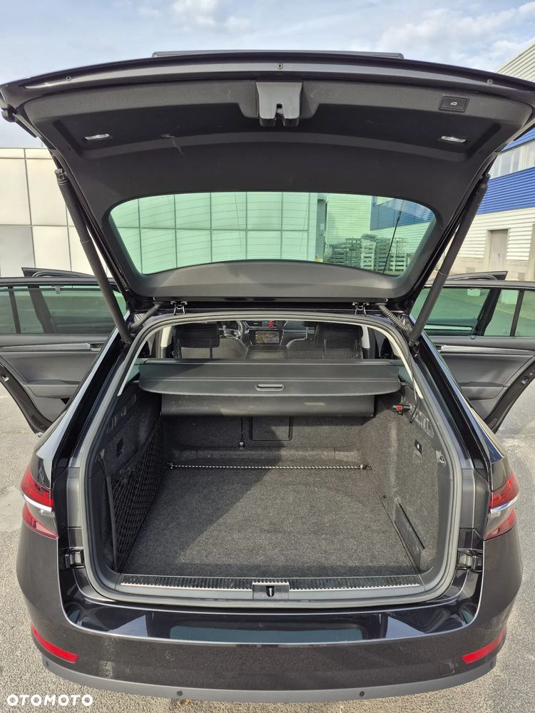 Skoda Superb 2.0 TDI SCR Style DSG - 23