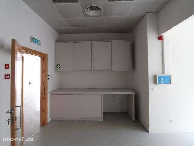 Arrenda-se Loja em Viatodos - Grande imagem: 5/9