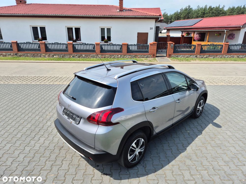 Peugeot 2008 1.2 Pure Tech Allure S&S - 36