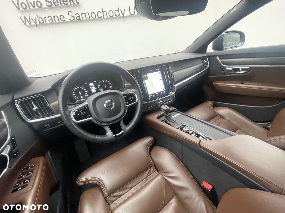 Volvo V90 Cross Country - 16