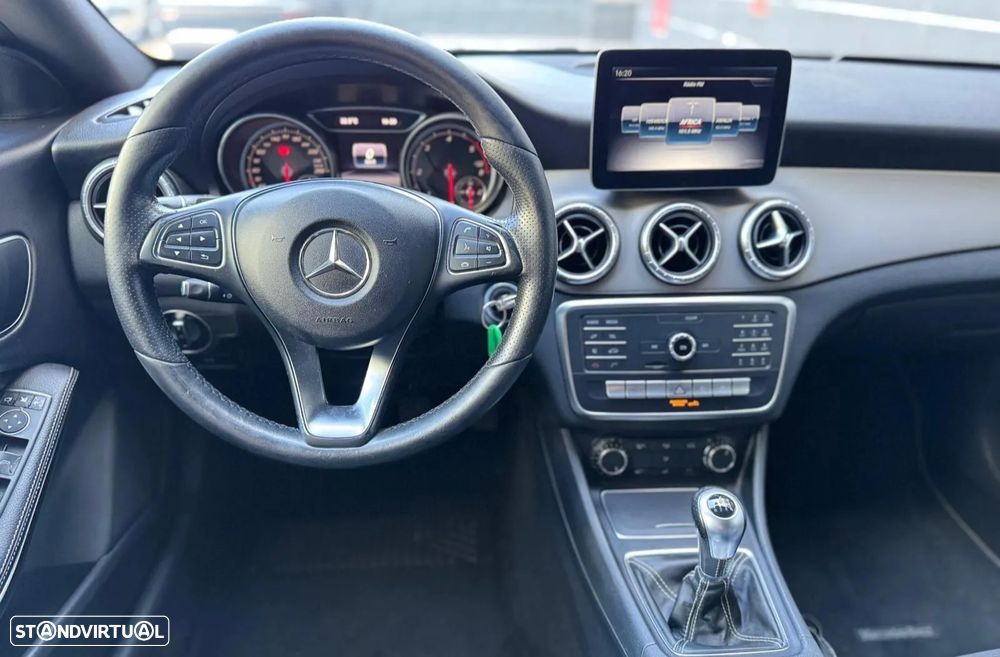 Mercedes-Benz CLA 200 d Shooting Brake AMG Line - 9