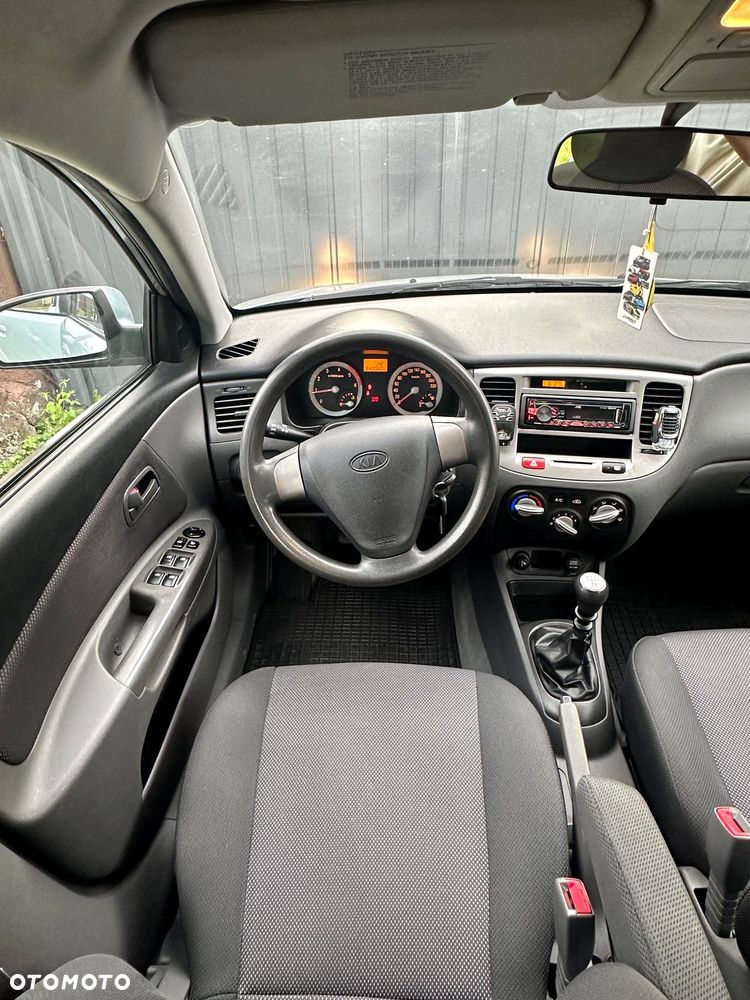 Kia Rio 1.5 CRDi EX - 12