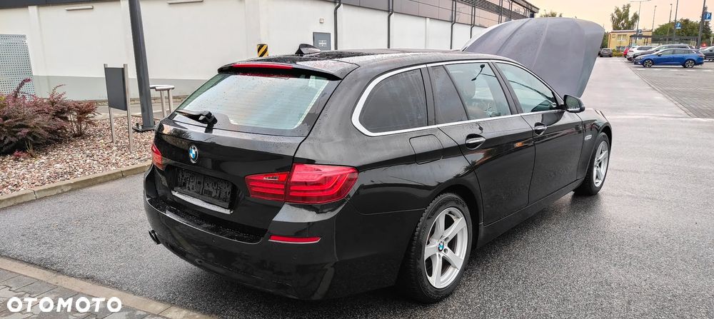 BMW Seria 5 525d Luxury Line - 28