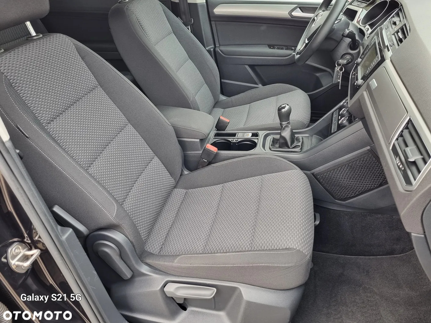 Volkswagen Touran 1.6 TDI SCR BlueMotion Technology Comfortline - 13
