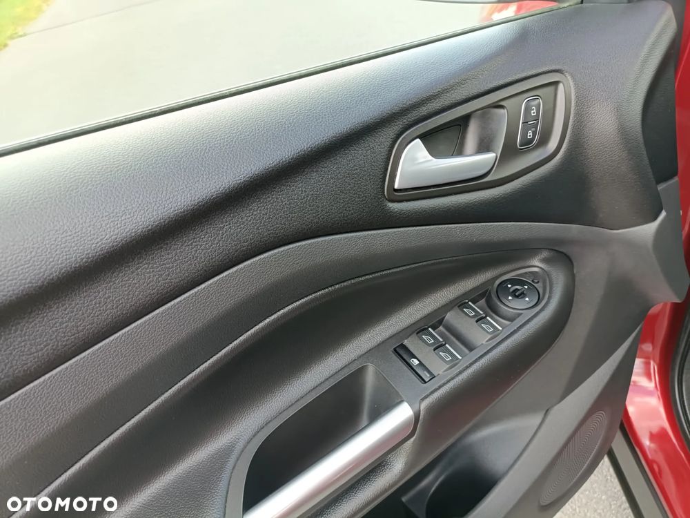Ford Kuga - 17