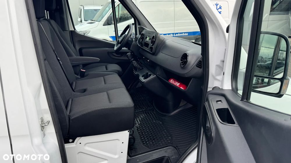 Mercedes-Benz Sprinter - 27
