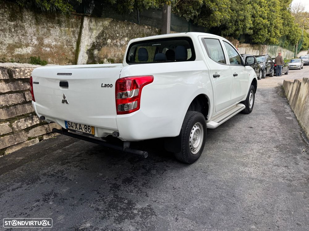 Mitsubishi L200 2.4 DI-D CD Invite 2WD - 6