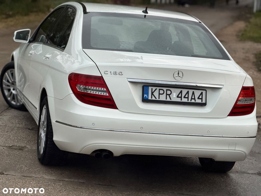 Mercedes-Benz Klasa C 180 CGI BlueEff Elegance - 16