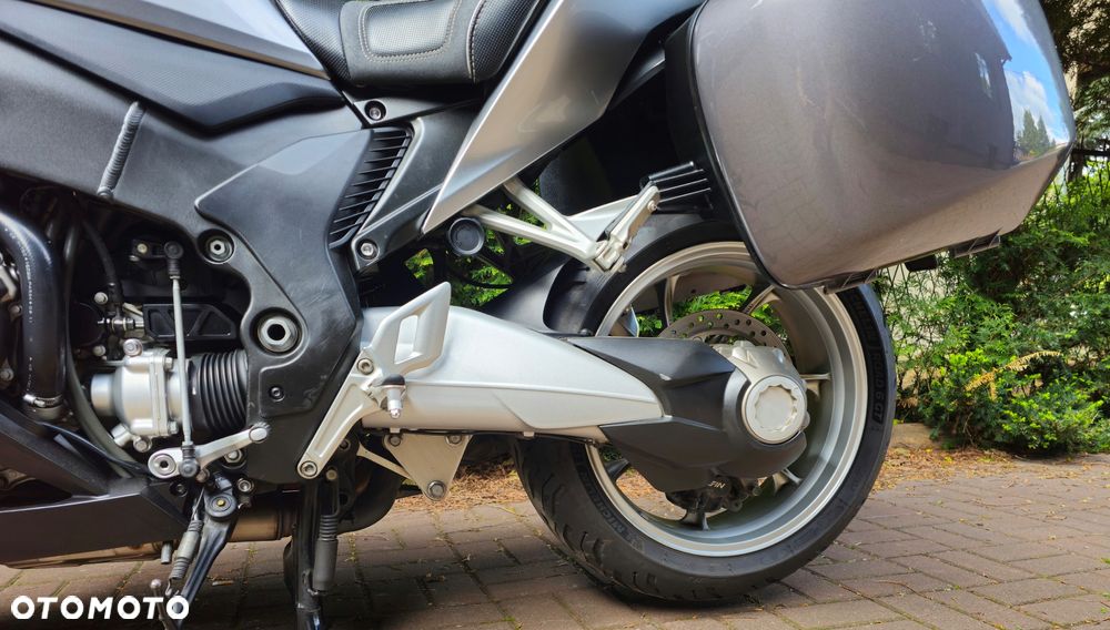 Honda VFR - 7
