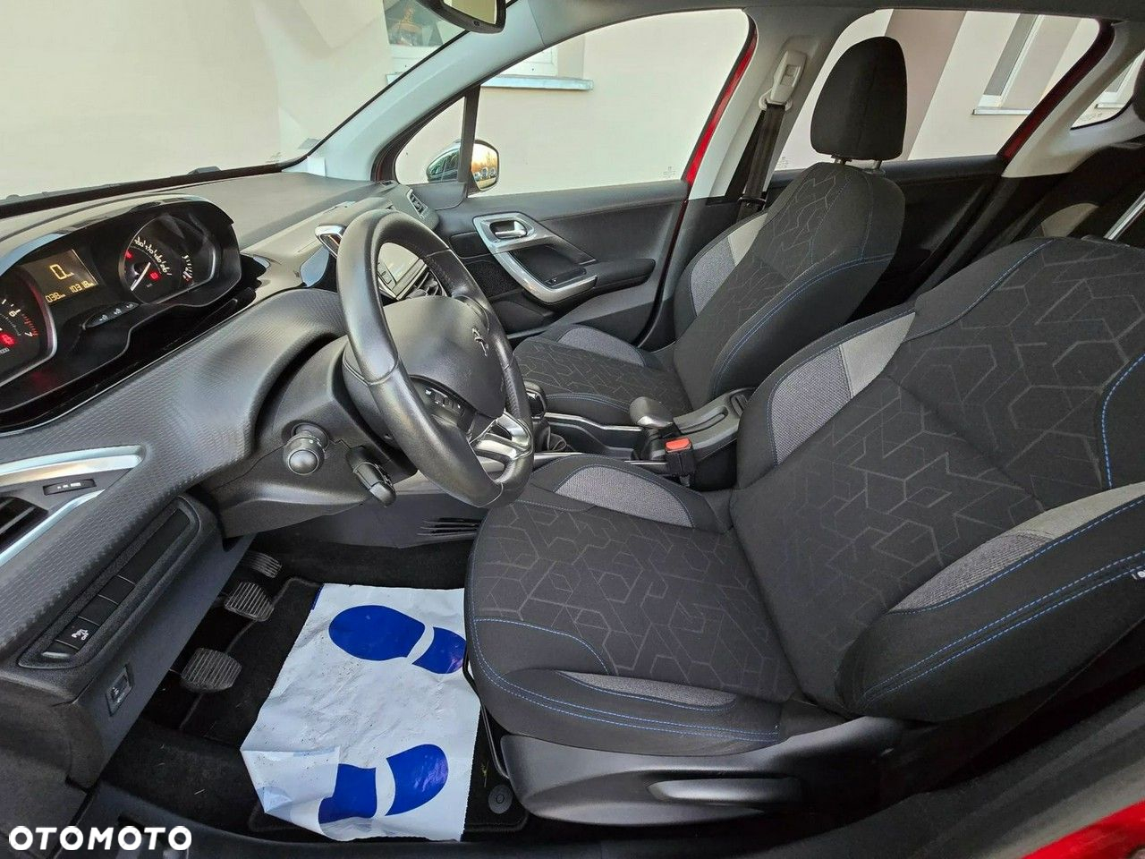 Peugeot 2008 1.2 Pure Tech Style - 12