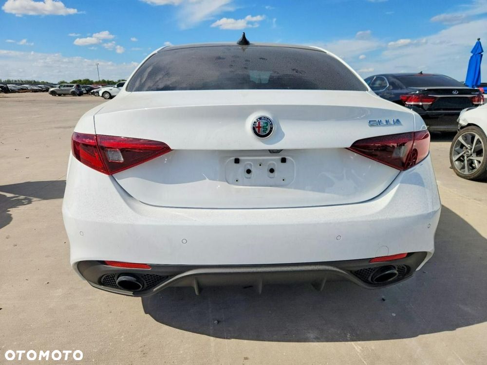 Alfa Romeo Giulia 2.0 Turbo TI Q4 - 6