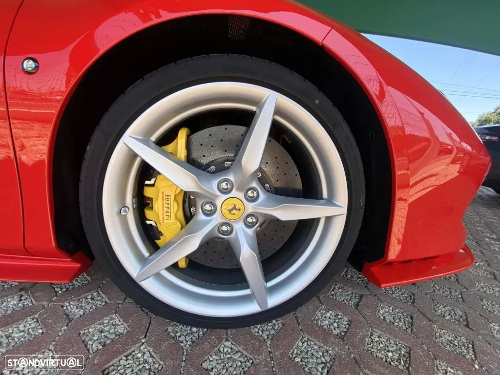 Ferrari F8 Tributo Spider - 30