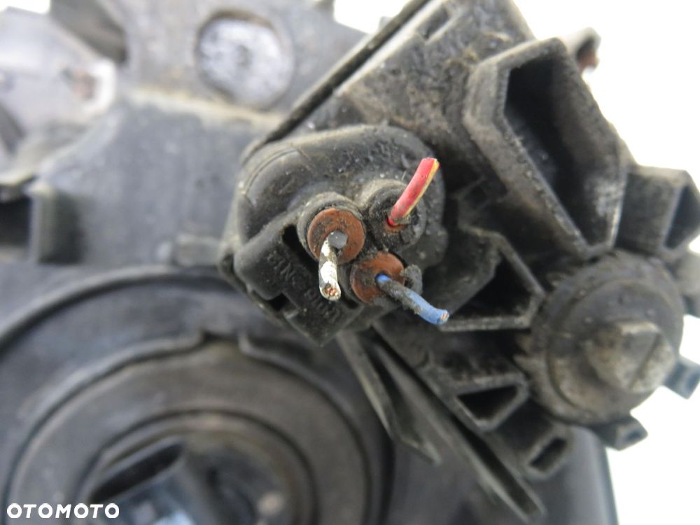 LAMPA LEWA PRZEDNIA TOYOTA AVENSIS VERSO (M2) - 10