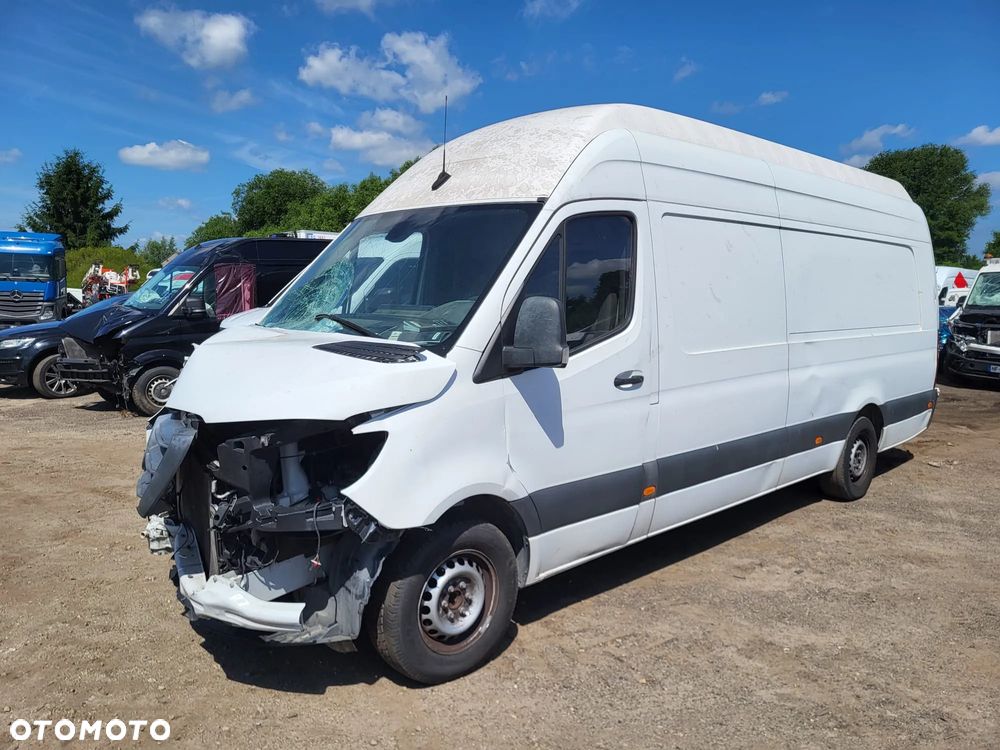 Mercedes-Benz Sprinter - 14