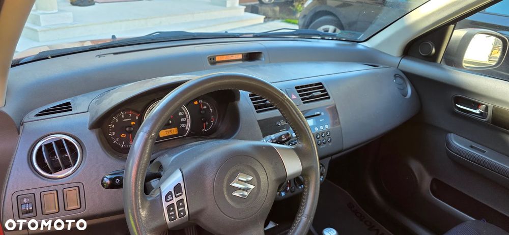 Suzuki Swift - 5