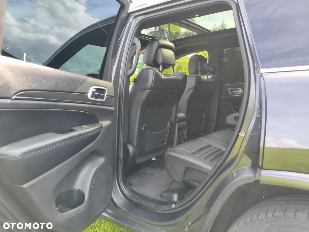 Jeep Grand Cherokee - 22