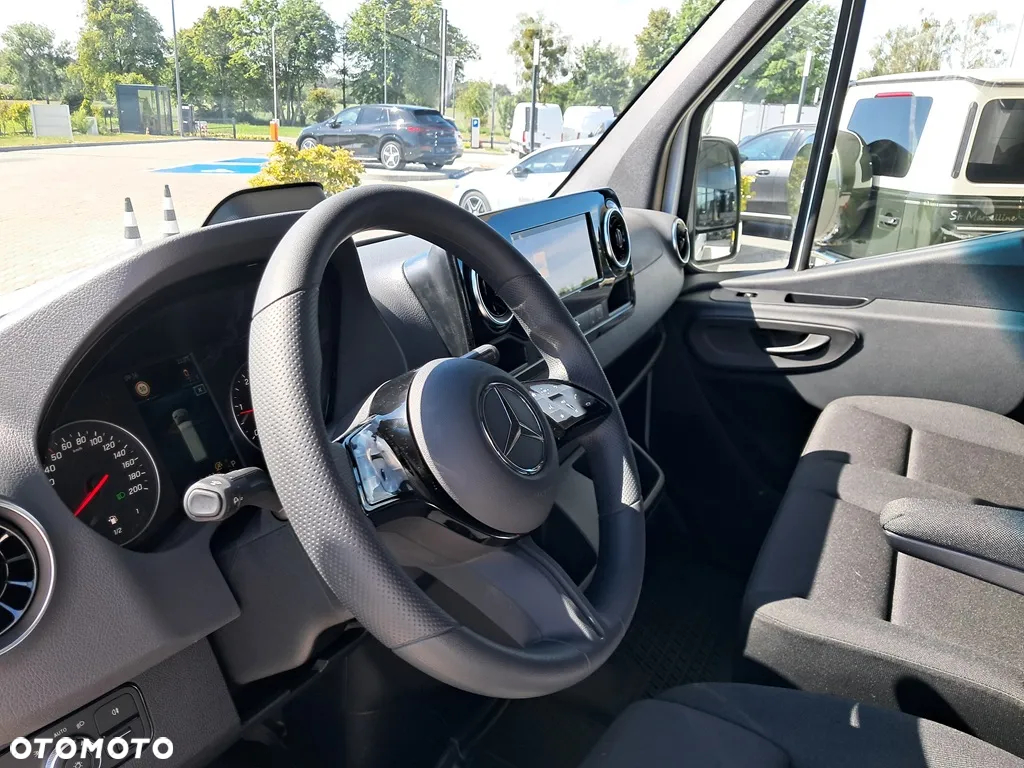 Mercedes-Benz Sprinter - 18