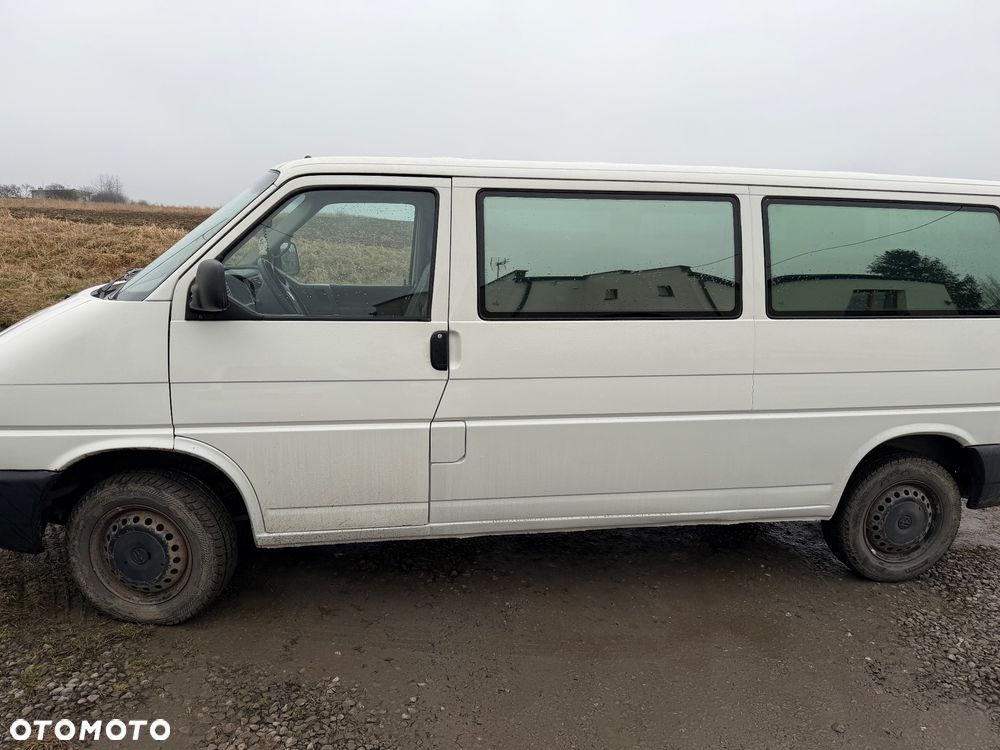 Volkswagen Caravelle - 5