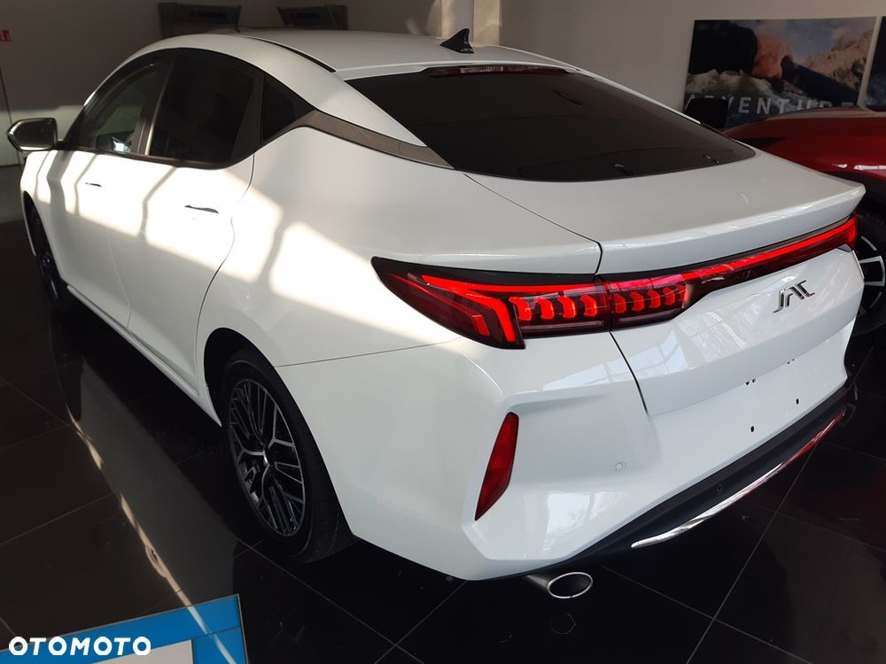 JAC J7 Plus CVT - 8