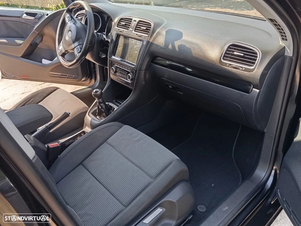 VW Golf 2.0 TDi Confortline - 4