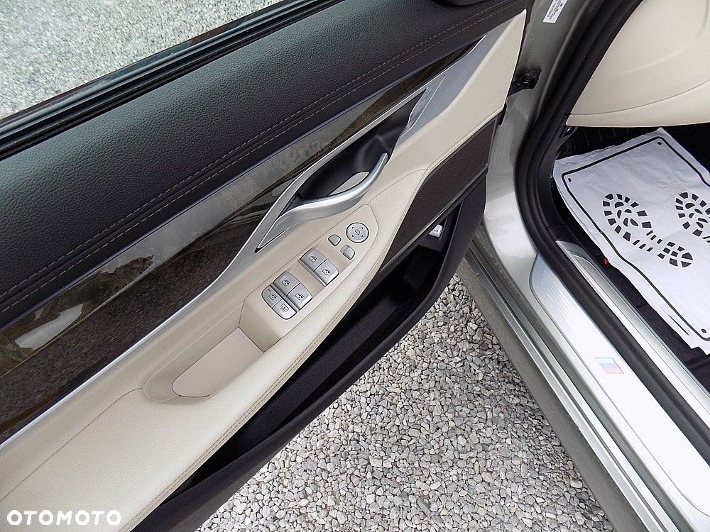 BMW Seria 7 745Le xDrive - 9