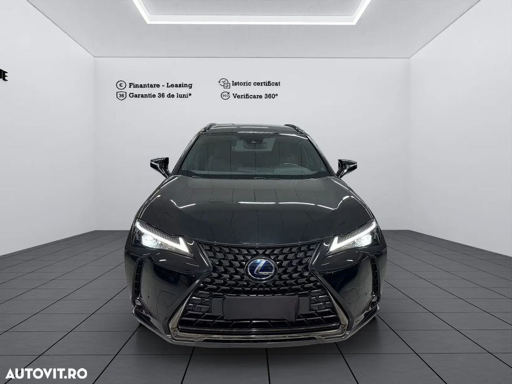 Lexus UX 250h FWD Executive - 3