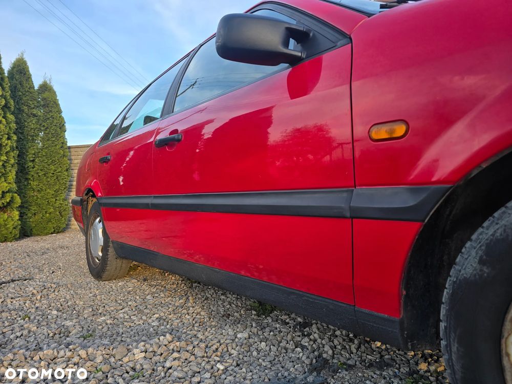 Volkswagen Passat 1.8 GL - 10