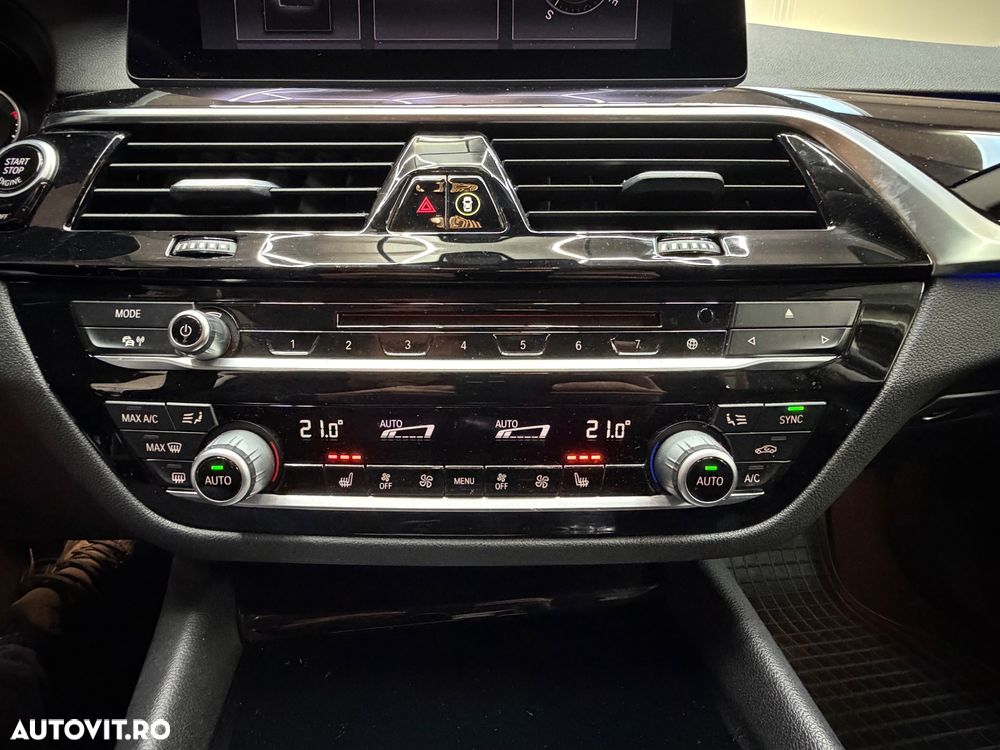 BMW Seria 5 520i Aut. Sport Line - 17