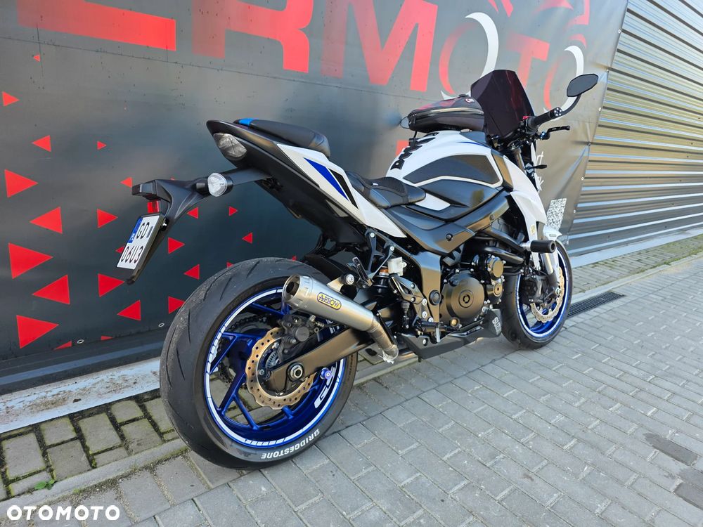 Suzuki GSX - 3