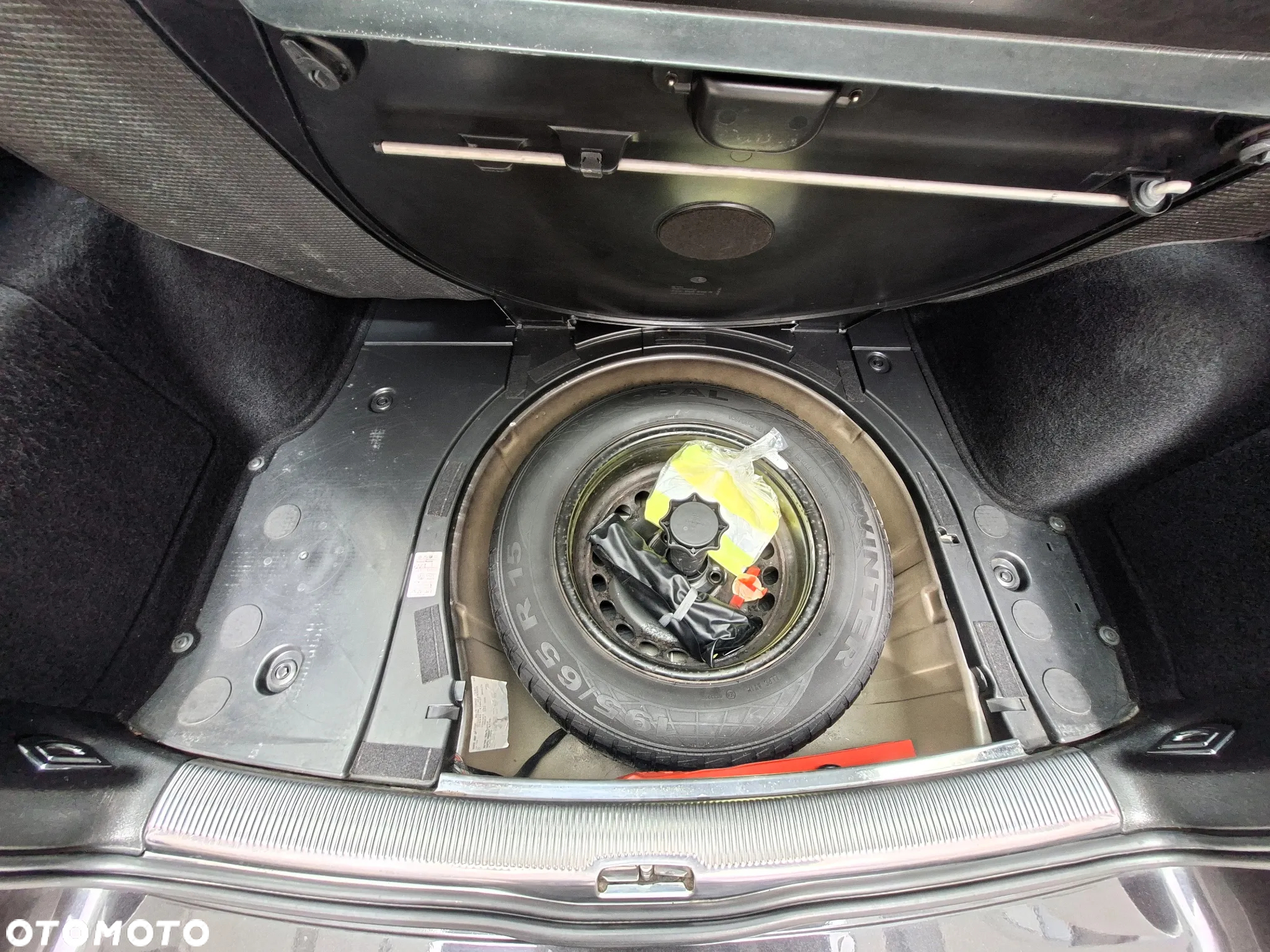 Volkswagen Passat 1.9 TDI Basis - 12