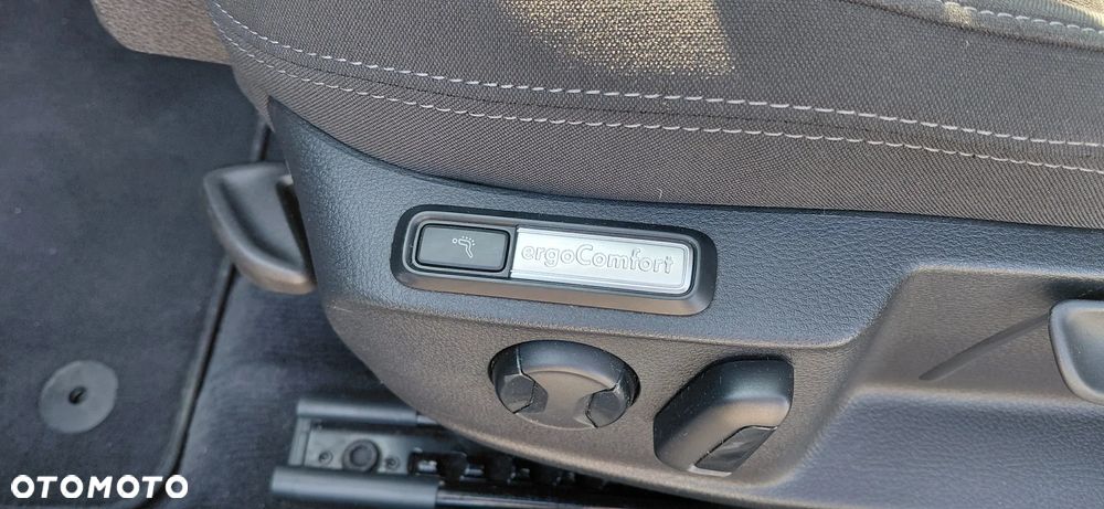 Volkswagen Passat - 17