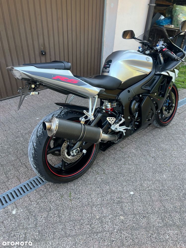 Yamaha R6 - 11