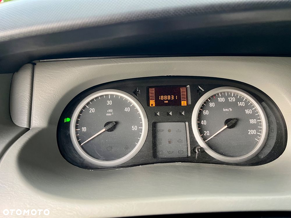Opel Vivaro - 14