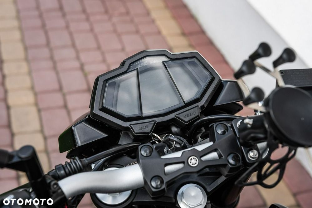 Yamaha MT - 8
