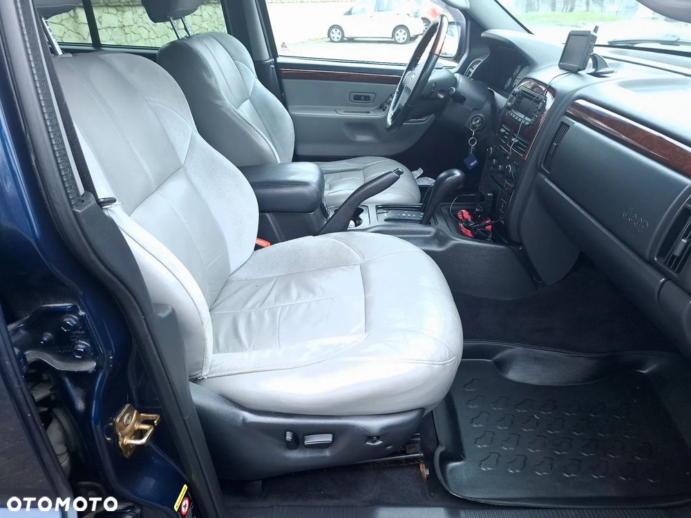 Jeep Grand Cherokee - 26