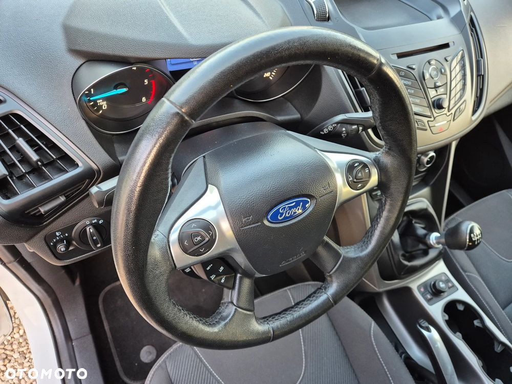 Ford Kuga 2.0 TDCi 4x4 Titanium - 10