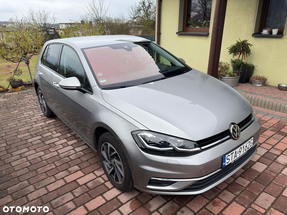Volkswagen Golf - 6
