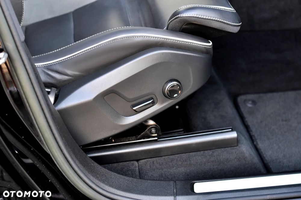 Volvo XC 60 B4 D AWD Geartronic RDesign - 29