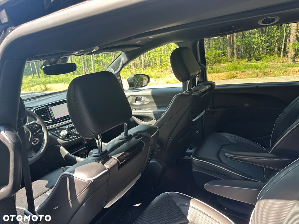 Chrysler Pacifica - 10