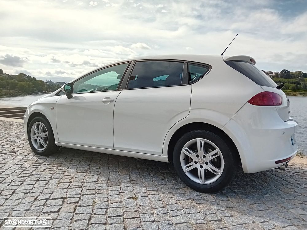 SEAT Leon 1.6 TDI DPF E-Ecomotive Style - 8